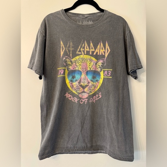 Tops - Def Leppard Graphic T-Shirt